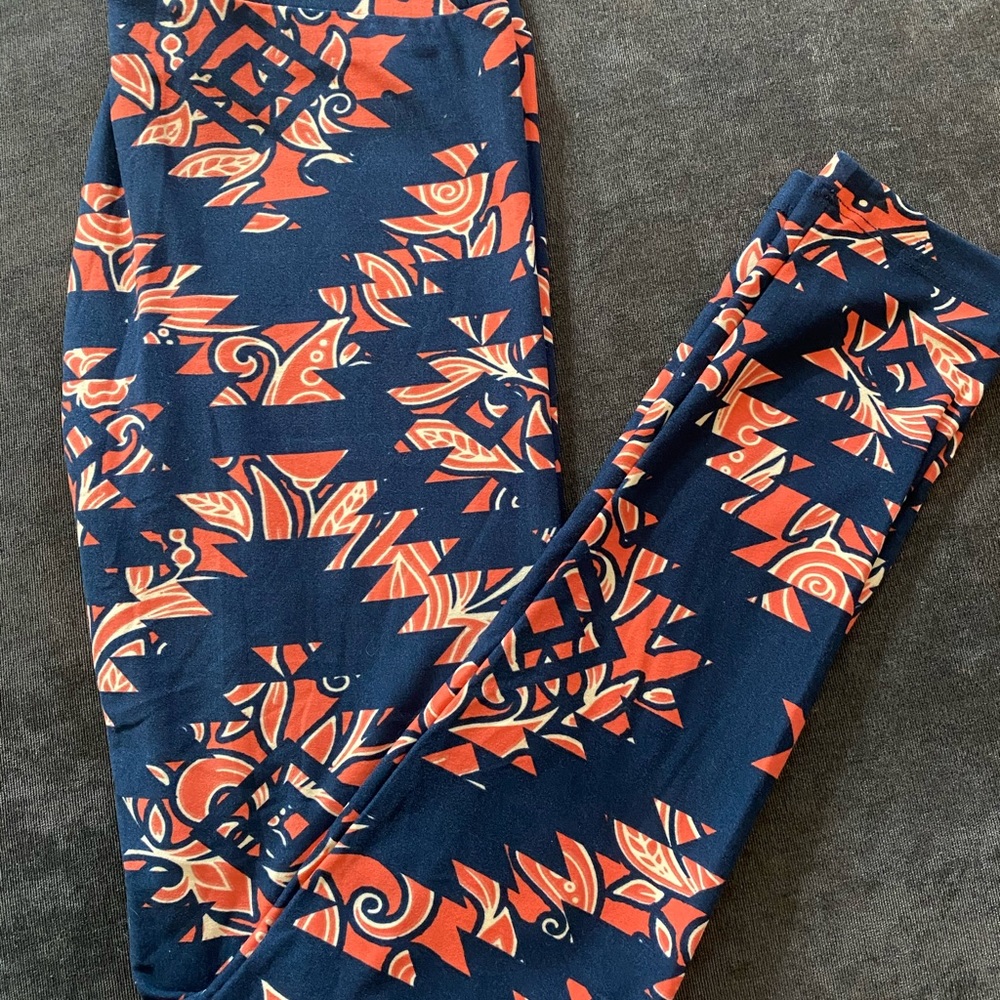 LULAROE LEGGINGS AZTEC OS BN.